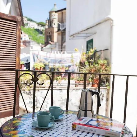 Nyaraló Secret - Your In Downtown *